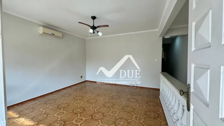 Imagem Casa com 3 dormitórios à venda, 142 m² por R$ 800.000,00 - Encruzilhada - Santos/SP