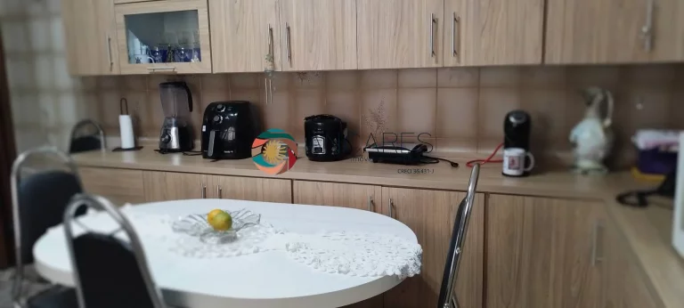 Imagem Casa com 177m², 4 quartos e 2 vagas - Excelente para todo tipo de comércio
