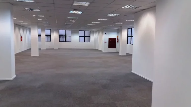 Imagem SALA COMERCIAL em Curitiba - PR, Centro