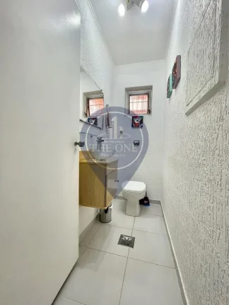 Imagem Imperdível! Casa à venda em São Paulo-SP, Vila Mariana, com 4 quartos, 1 suíte, 2 salas, 3 banheiros, 3 vagas de garagem e 185m².