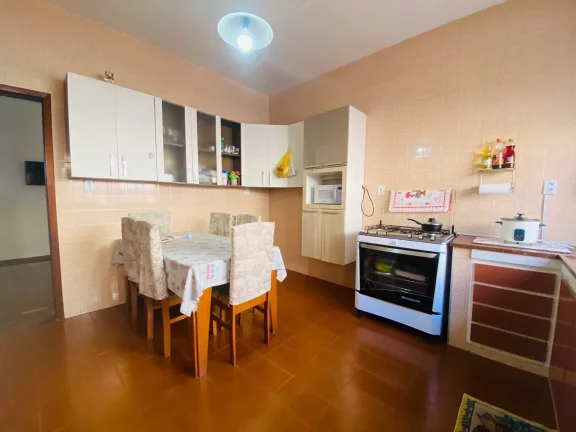 Imagem Casa espaçosa a venda no Centro de Tatuí/SP.