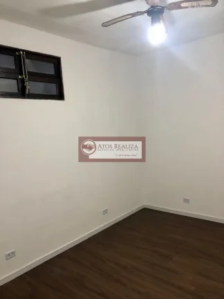 Imagem Aluno casa COMERCIAL no metrô Jabaquara. São 6 salas, Varanda, Copa, Lavandaria e 2 Banheiros, imóvel totalmente reformado com telhado novo, instalação elétrica nova, está impecável. Sua locação é ideal para clínicas médicas, escritórios de advocacia, cor