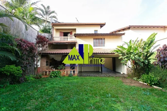 Imagem Casa para locação na Vila Granada, São Paulo-SP: 6 quartos, 1 suíte, 2 salas, 3 banheiros, 9 vagas de garagem, 300m²