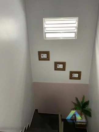 Imagem SANTO ANDRÉ Sobrado 280M², 3 dormitórios, 2 vagas, espaço gourmet, com ótima localização e valor !!!