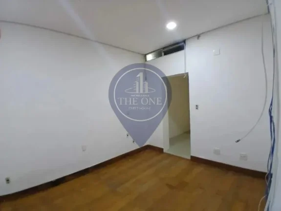 Imagem Venda de Casa Espaçosa na Vila Congonhas - São Paulo-SP: 4 Quartos, 2 Suítes, 2 Salas, 4 Banheiros, 6 Vagas de Garagem!