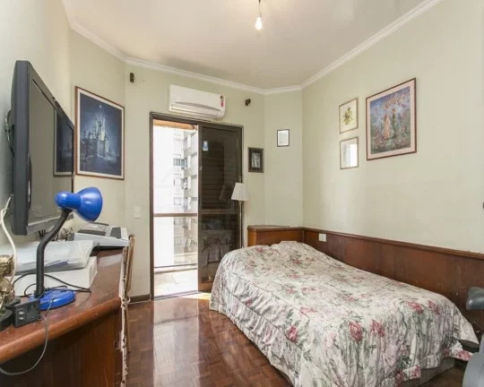 Imagem Apartamento amplo com living, sacada, lavabo, 3 quartos sendo 2 suítes, wc social, cozinha, área d