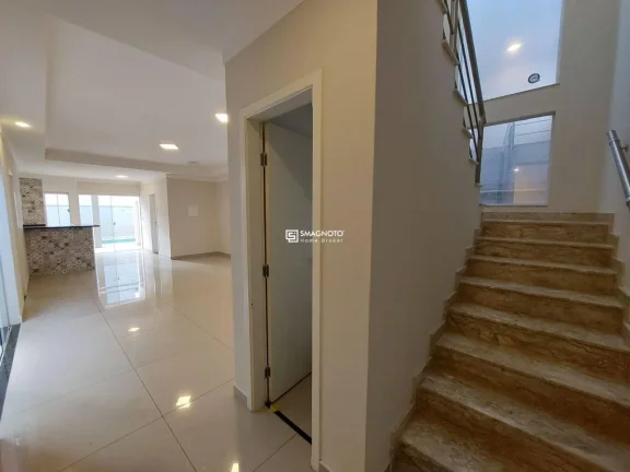 Imagem Sobrado com 3 dormitórios à venda, 191 m² por R$ 1.100.000,00 - Pompéia - Piracicaba/SP