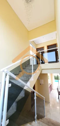 Imagem Casa em Condomínio de Luxo em Águas de Santa Bárbara-SP: 3 Quartos, Suíte, 2 Salas, 3 Banheiros, 4 Vagas, 220m².