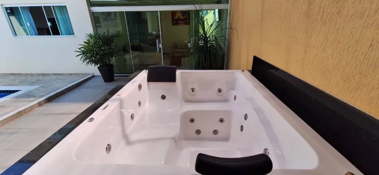 Imagem EXCELENTE IMOVEL, CASA COM 4 SUITES PISCINA E HIDROMASSAGEM, PERTO DA PRAIA