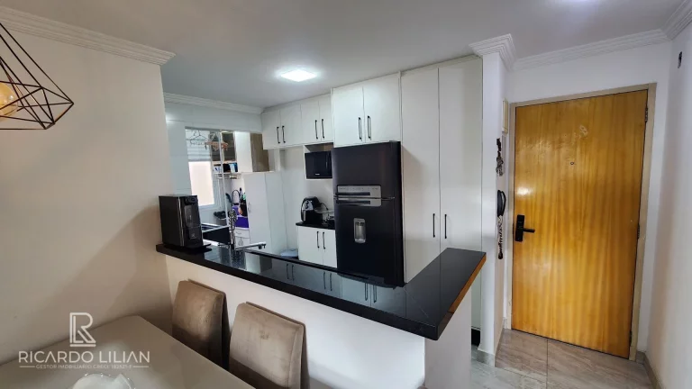 Imagem Apartamento com 3 dormitorios, uma vaga e sacada.
