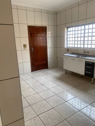 Imagem CASA E BARRACÃO NA VILA SANTA TERESINHA