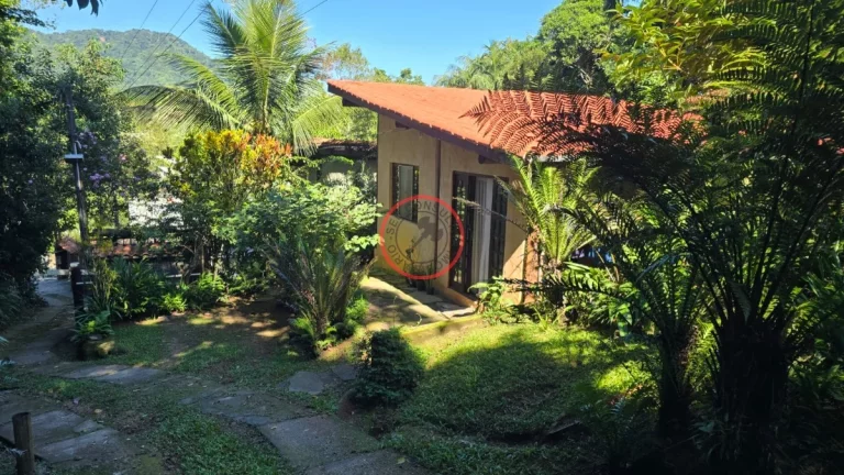 Imagem 3 CASAS EM UM TERRENO DE 1370 METROS , Á 600 METROS DA PRAIA DE BOIÇUCANGA, INSERIDO NA MATA ATLANTICA COM ESPAÇO PARA CONSTRUIR