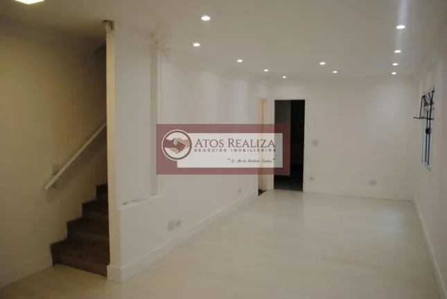 Imagem Vendo SUPER Oportunidades na vila Mariana. Casa 225m2, com 3 suítes, 6 Banheiros, 2 vagas, dependência de empregada, corredores nas laterais. OPORTUNIDADE.