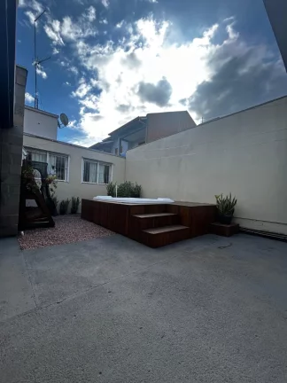 Imagem Casa de 3 Quartos 100 metros de área construída e 300 metros de terreno com Jacuzzi