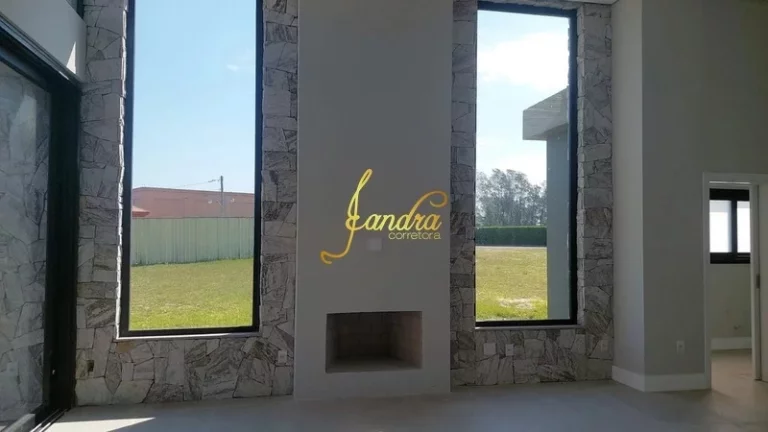 Imagem Casa térrea com 4 suítes e beira de lago