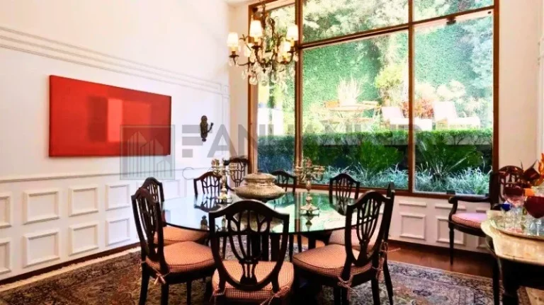 Imagem Deslumbrante casa à venda em São Paulo-SP, no Jardim Guedala: 3 quartos, 3 suítes, 4 salas, 5 banheiros, 4 vagas de garagem, 365m².