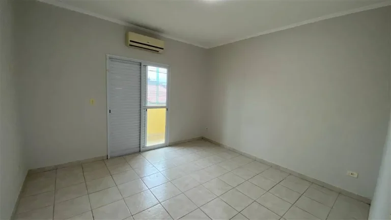 Imagem CASA COM 86.2 m² - FORTE - PRAIA GRANDE SP