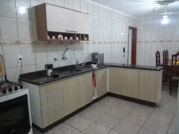 Imagem Aconchegante Apartamento Perto da Praia à Venda Em Peruíbe.
