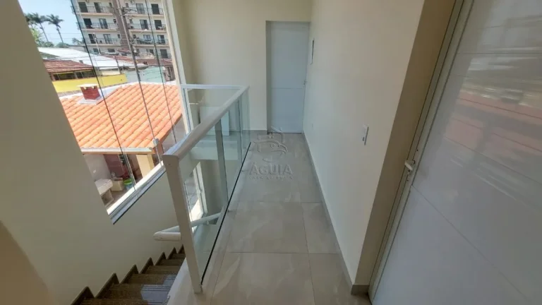 Imagem Casa nova com 3 suítes no centro de Ubatuba!