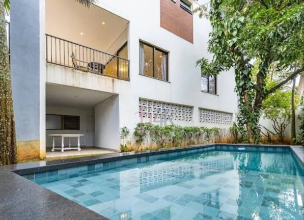 Imagem Casa mobiliada de à venda no Alto da Boa Vista, com 4 suítes, piscina, sauna e rooftop gourmet.