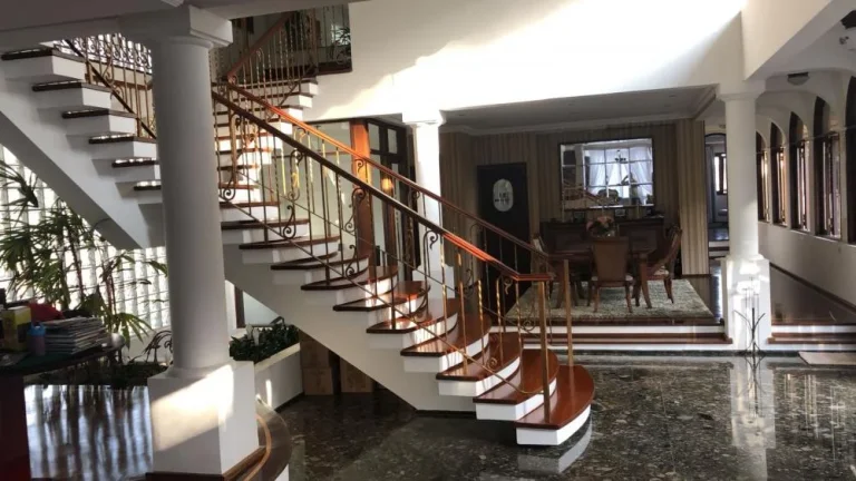 Imagem Casa em Aldeia da Serra - 687m²