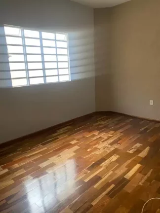 Imagem Casa à venda, 3 quartos, 1 suíte, 2 vagas, São João Batista - Belo Horizonte/MG