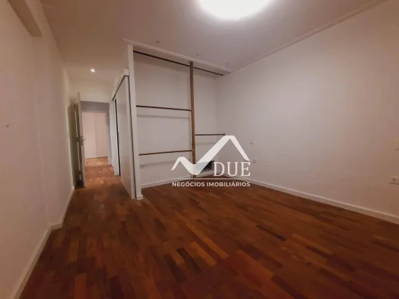 Imagem Apartamento com 3 quartos, ampla cozinha, vaga demarcada à venda, 135 m² por R$ 690.000 - José Menino - Santos/SP