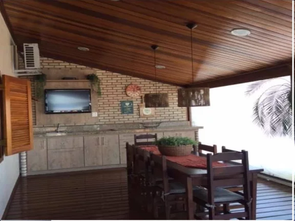 Imagem Oportunidade de ótimo negócio na área central... Barracão comercial em ótima localização com ...