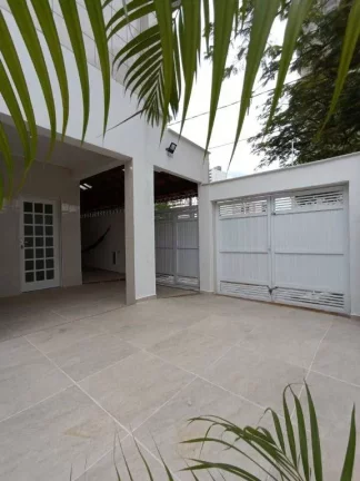 Imagem Sobrado com 3 dormitórios à venda, 110 m² por R$ 660.000 - Aviação - Praia Grande/SP