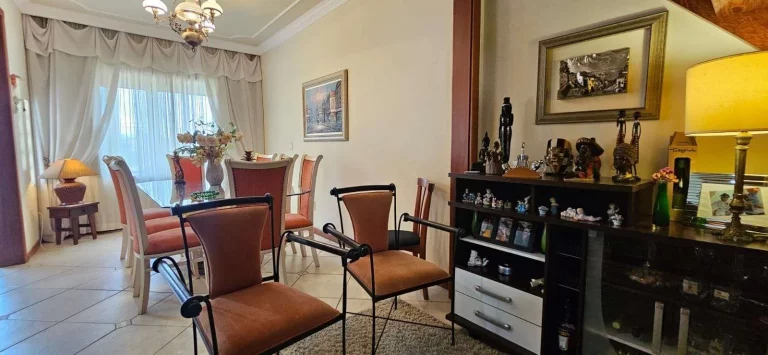 Imagem Casa à Venda, 280m2, 3 Dormitórios(01 Suíte), 3 Vagas , Areias, São José/SC