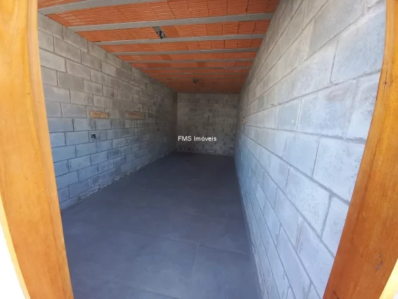 Imagem Galpão com 300m² em Itaquaquecetuba.