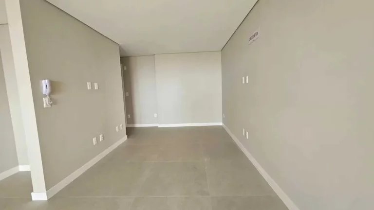 Imagem Apartamento sem mobilia com 3 dormitórios sendo 2 suítes e 3 vagas de garagem em Itajaí