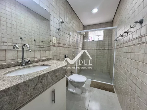Imagem Ótimo Apartamento 2 dormitórios mais dependência na quadra da praia Aparecida em Santos
