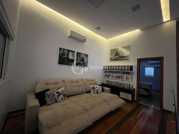 Imagem Linda casa com 3 suítes e sala de cinema