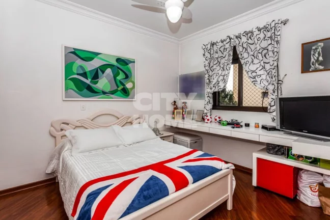 Imagem Apartamento no Campo Belo, com 178m², três dormitórios, sendo três suítes, ampla sala para trê...