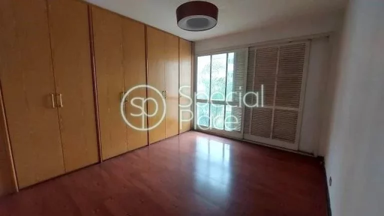 Imagem Apartamento amplo e iluminado no Jardim América. São 241m² de área privativa com 3 dormitórios ...