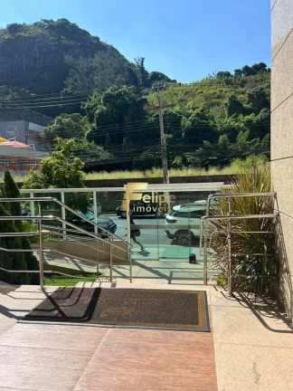 Imagem Este AMPLO E CONFORTÁVEL apartamento de 130,00 m2 de área está localizado no coração da cidade.