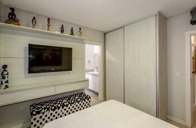 Imagem Apartamento mobiliado com 3 suítes e 3 vagas no centro de Balneário Camboriú
