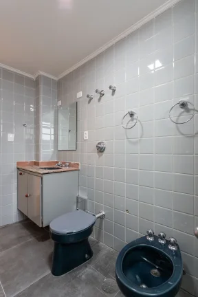 Imagem Apartamento 158M² Reformado, 3Q, 1 Suíte, 2 Banheiros, 2 Vagas, Salão de Festas, Playground, Brinquedoteca, Bicicletário, Área Verde.