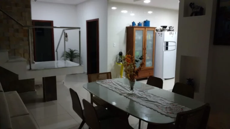 Imagem Casa à venda no Condomínio Portal do Sol - Amplo espaço, 6 quartos e 5 vagas de garagem!