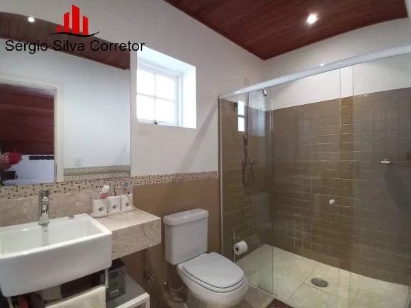 Imagem Casa a Venda com 04 Suítes em Condomínio Fechado.