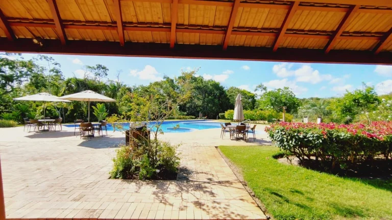 Imagem Lote em condomínio com 700m² , localizado no privilegiado bairro Praia do Forte em Mata de São João-BA