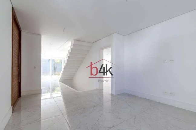 Imagem Casa em Condomínio à venda, 483 m², 4 dormitórios e 5 vagas na Granja Julieta