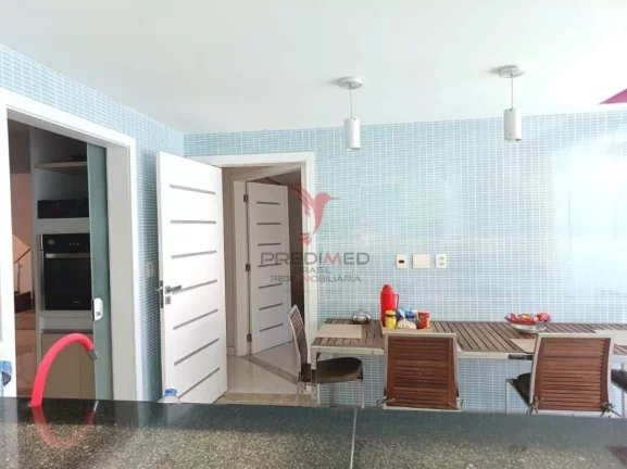 Imagem Casa de Alto Padrão em Lauro de Freitas,,com 5 Suites, piscina, Jardim,4 Vagas de Garagem