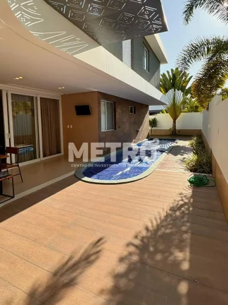 Imagem Casa à venda no Aplhaville com 4 suítes, sendo dois com banheira
