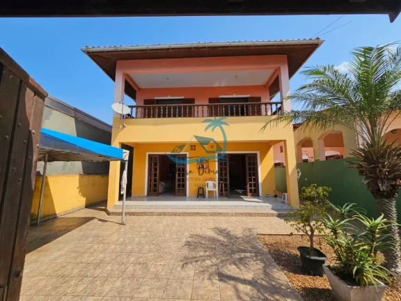 Imagem Casa assobradada com 215 m² de área construída a venda na região central de Ubatuba.