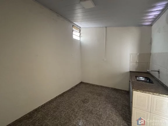 Imagem Kitnet para Aluguel no Santa Terezinha – Patos de Minas | 1 Quarto por R$ 700