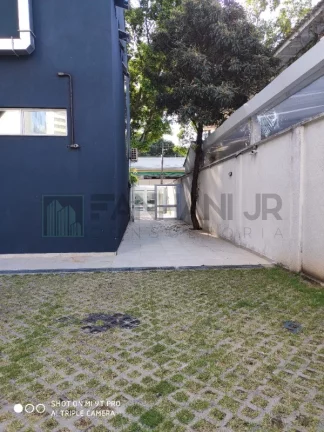 Imagem Descubra o seu novo endereço comercial dos sonhos no coração do Jardim Europa! Esta incrível casa comercial oferece uma ampla área externa perfeita pa