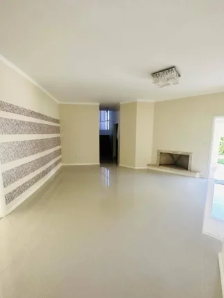 Imagem Linda casa no Jd. das Palmeiras