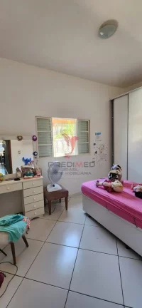 Imagem Casa Mobiliada de 4 Quartos, Piscina Churrasqueira, garagem para 4 Carros,Parq das árvores